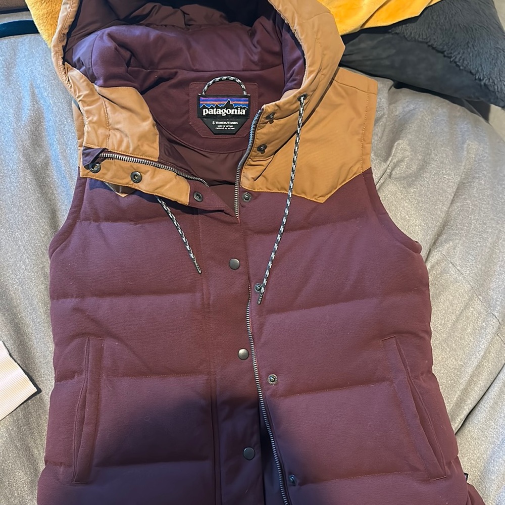 Patagonia vest. Never worn. Basically new without tags. Size small